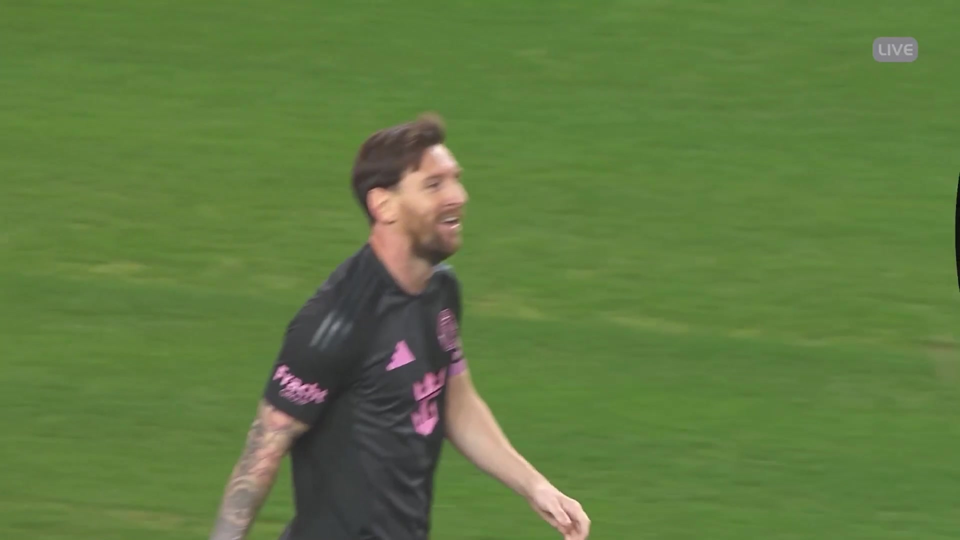 mk体育官方网站入口前墨西哥国脚批梅西：你攻击我的国家，说明你缺乏职业精神和教养